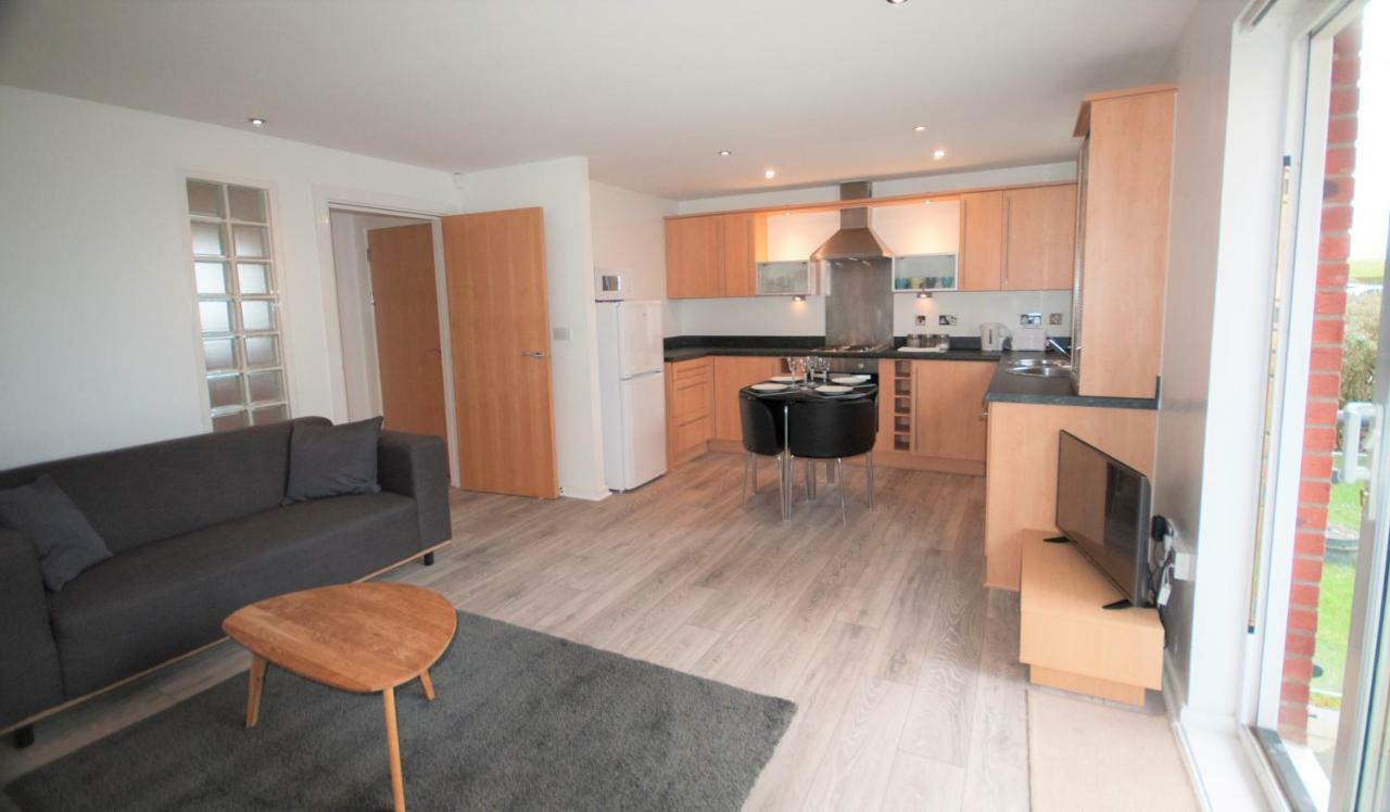 Coastal Apartments - Wales สวอนซี ภายนอก รูปภาพ